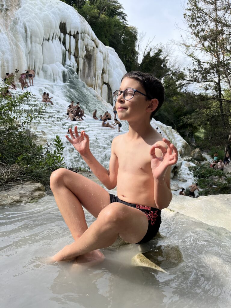 Diego zen en train de se baigner