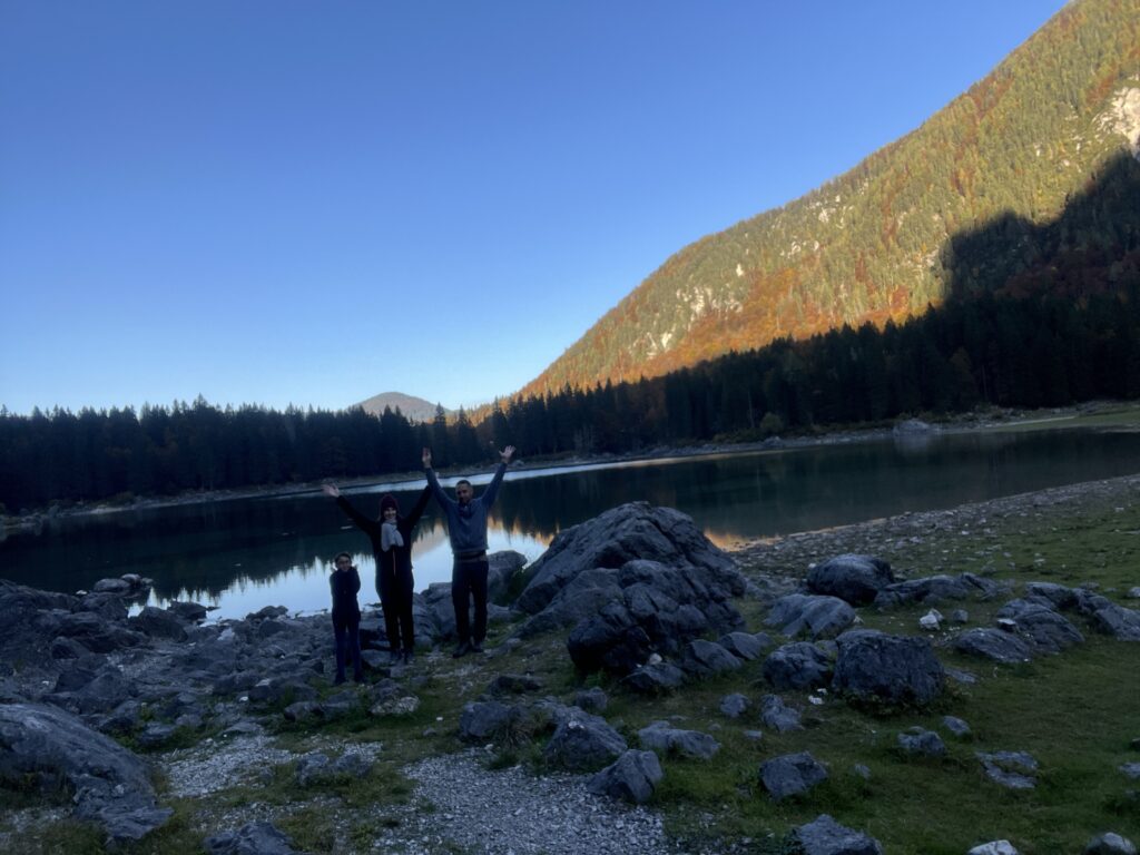photo de nous 3 au lac de Tarvisio avant de quitter l'Italie