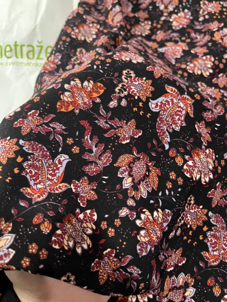 zoom sur le tissus et ses motifs